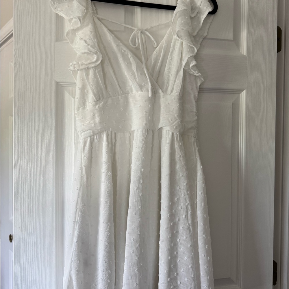 Altar'd State White Sleeveless V-Neck dress